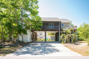 The Blue Wahoo by Oak Island Accommodations